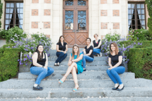 séance photo EVJF devant la mairie de Deauville