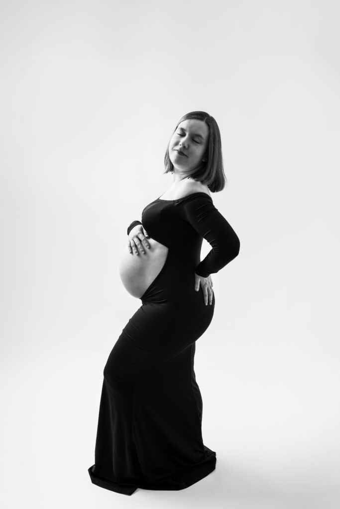 m2-photographie-studio-fond-blanc-seance-grossesse-honfleur-caen-le-havre-deauville-calvados-normandie-2