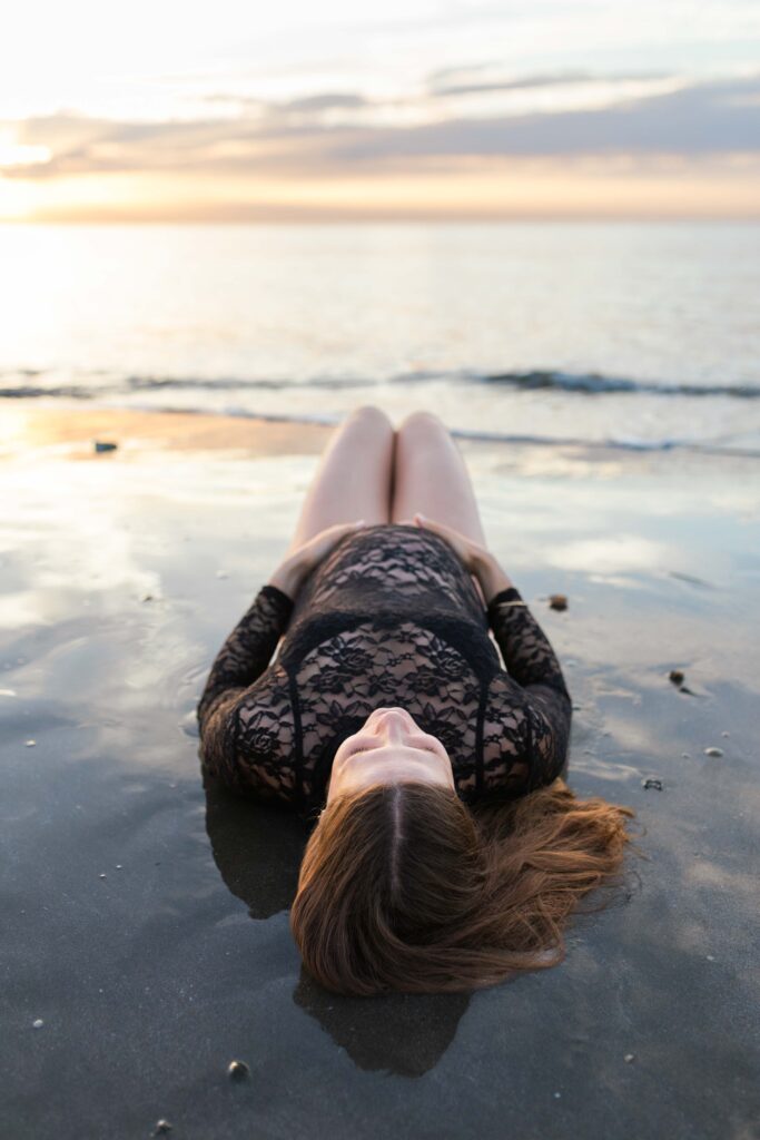 m2-photographie-grossesse-plage-honfleur-le-havre-body-dentelle-2