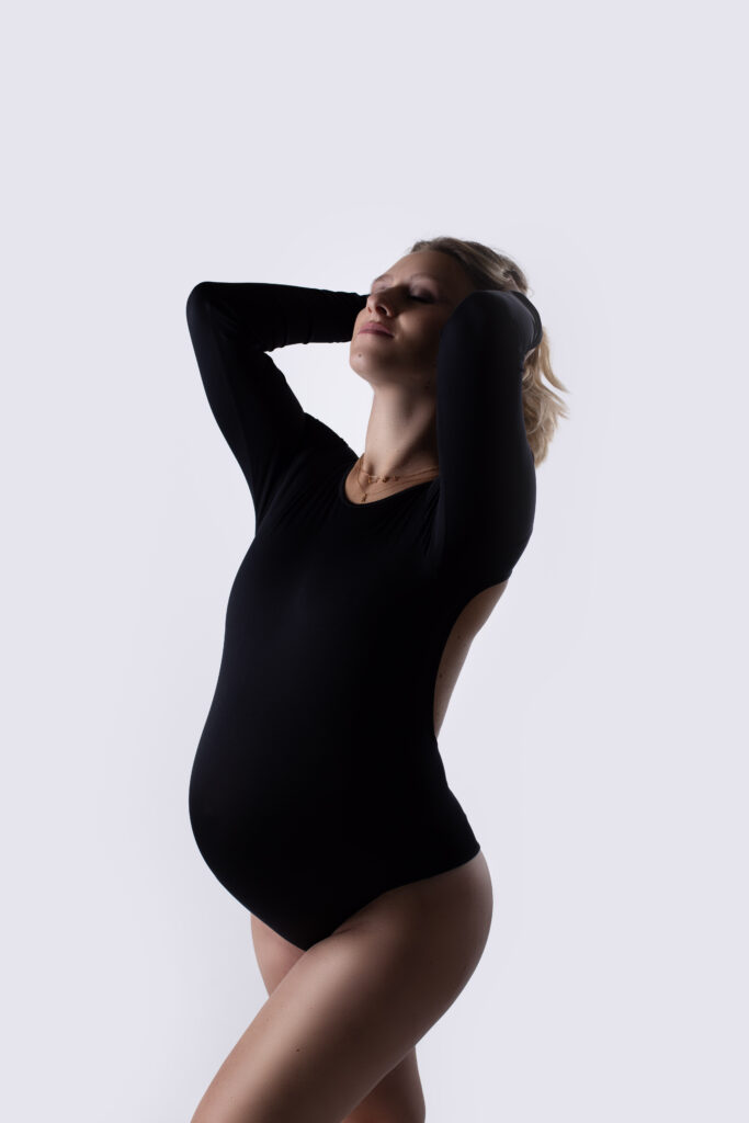 m2-photographie-shooting-grossesse-contre-jour-studio-cote-fleurie-4
